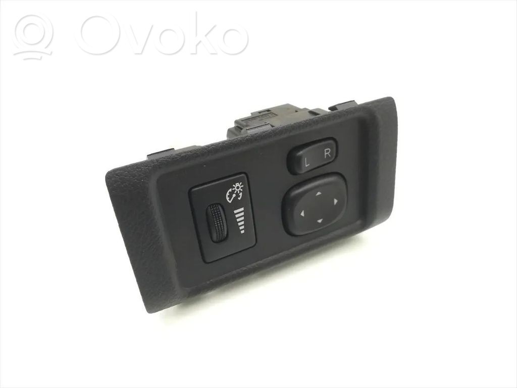 Lexus CT 200H Wing mirror switch 