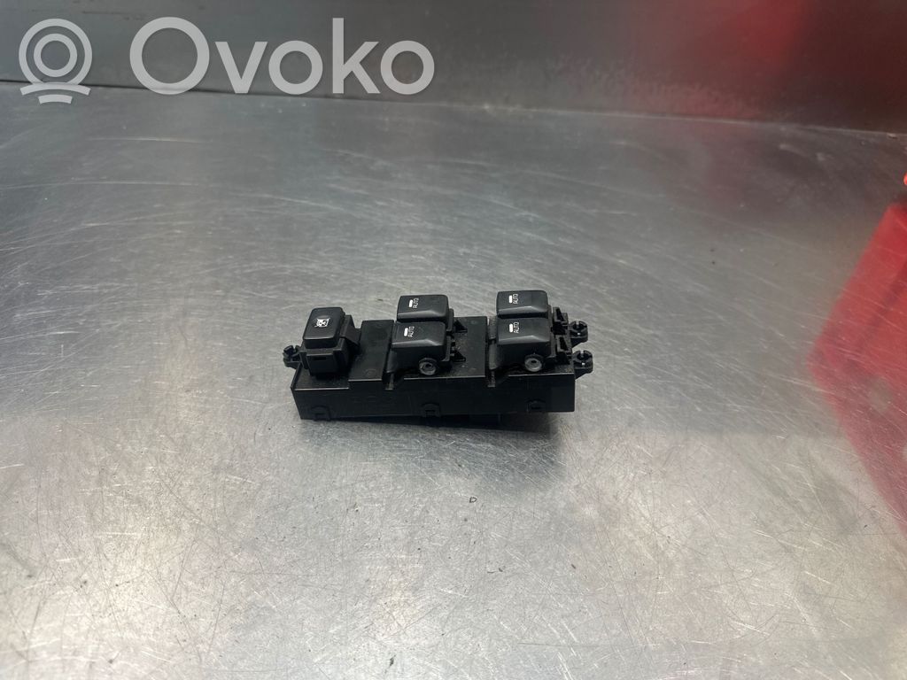 KIA Ceed Interruptor del elevalunas eléctrico 
