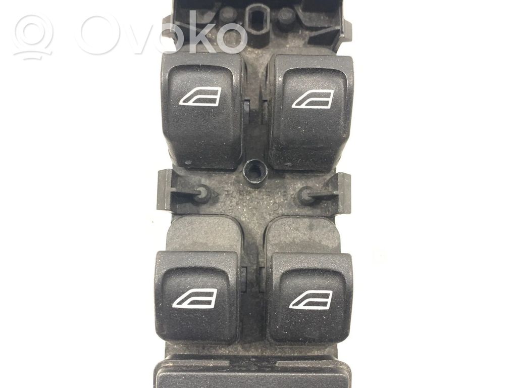 Volvo V70 Electric window control switch 