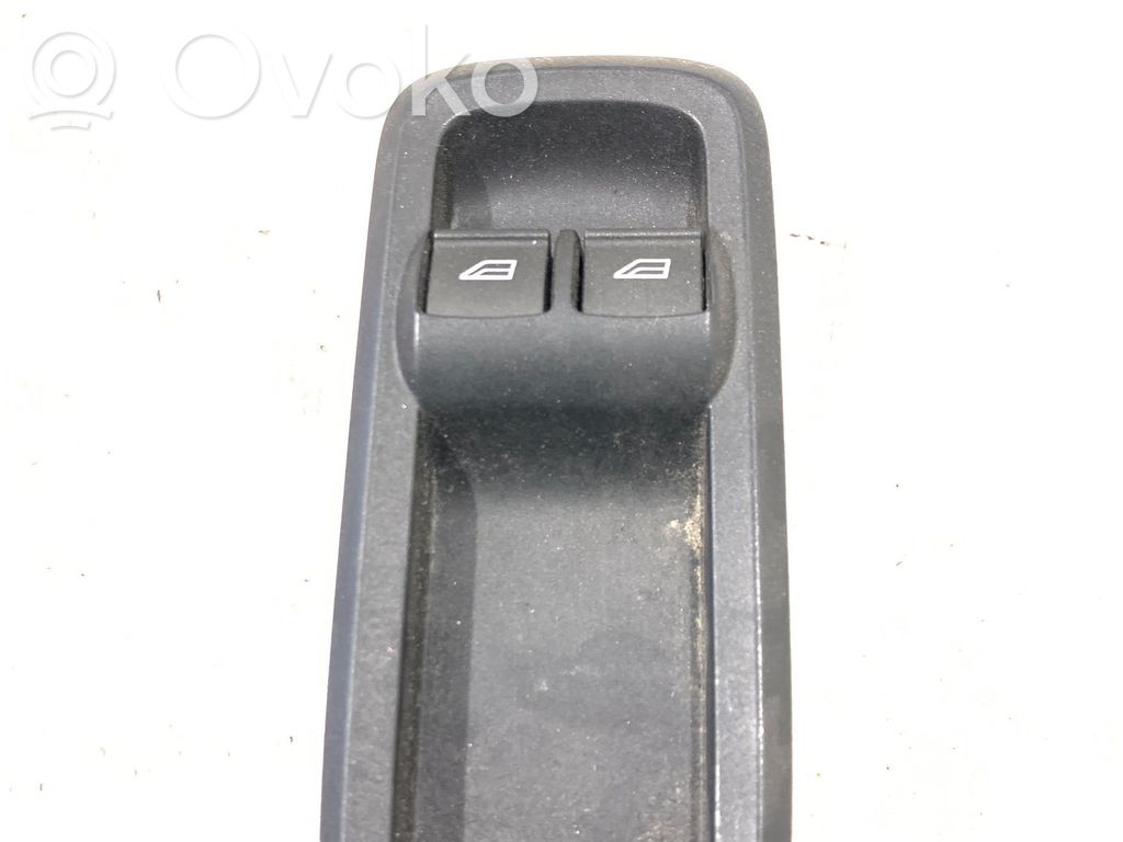 Ford Fiesta Interruttore di controllo dell’alzacristalli elettrico 