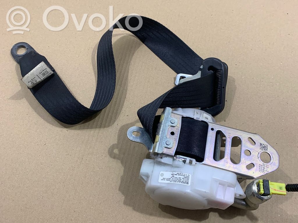 Toyota iQ Front seatbelt 