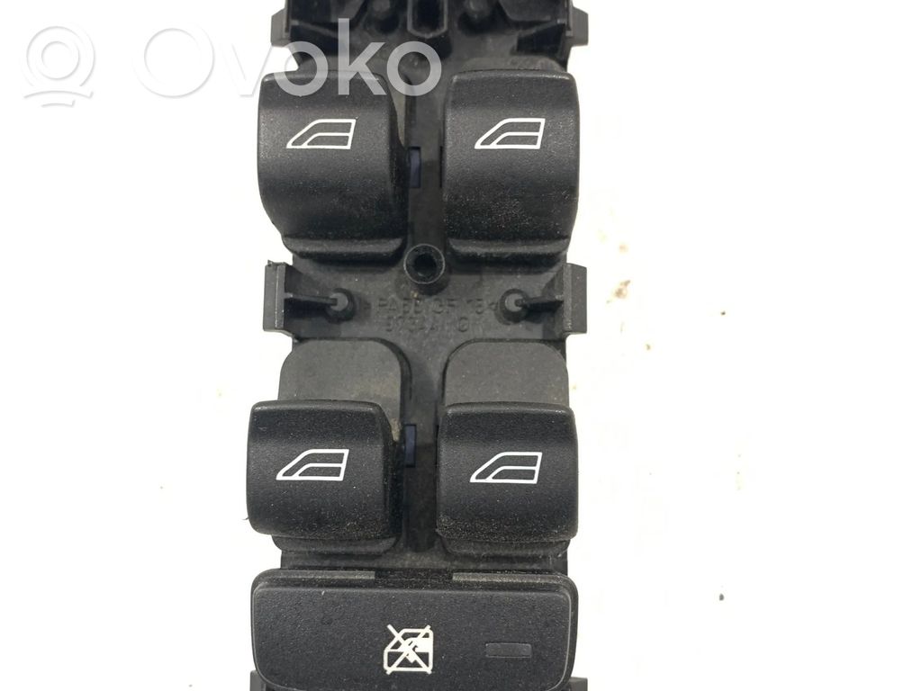 Land Rover Freelander 2 - LR2 Przyciski szyb 