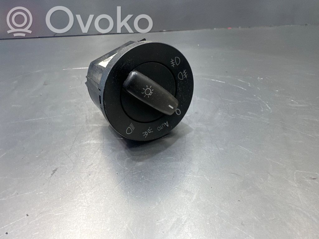 Volkswagen Golf V Light switch 