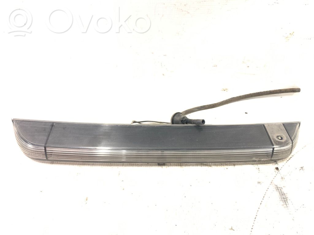 Mitsubishi Grandis Third/center stoplight 