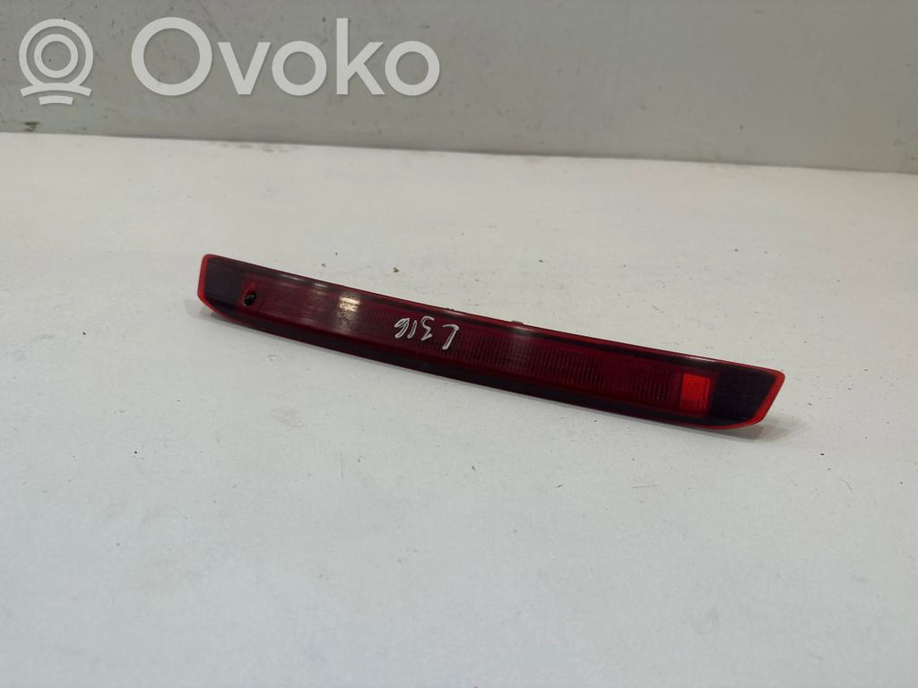 Ford Focus Third/center stoplight 