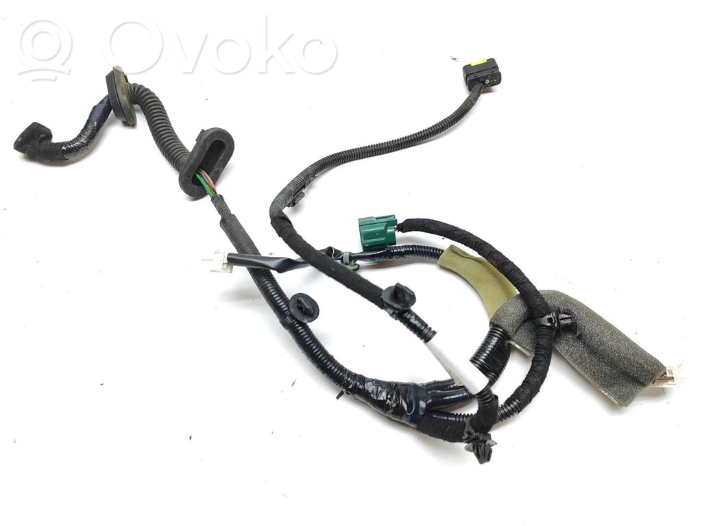 Nissan Navara D23 Rear door wiring loom 