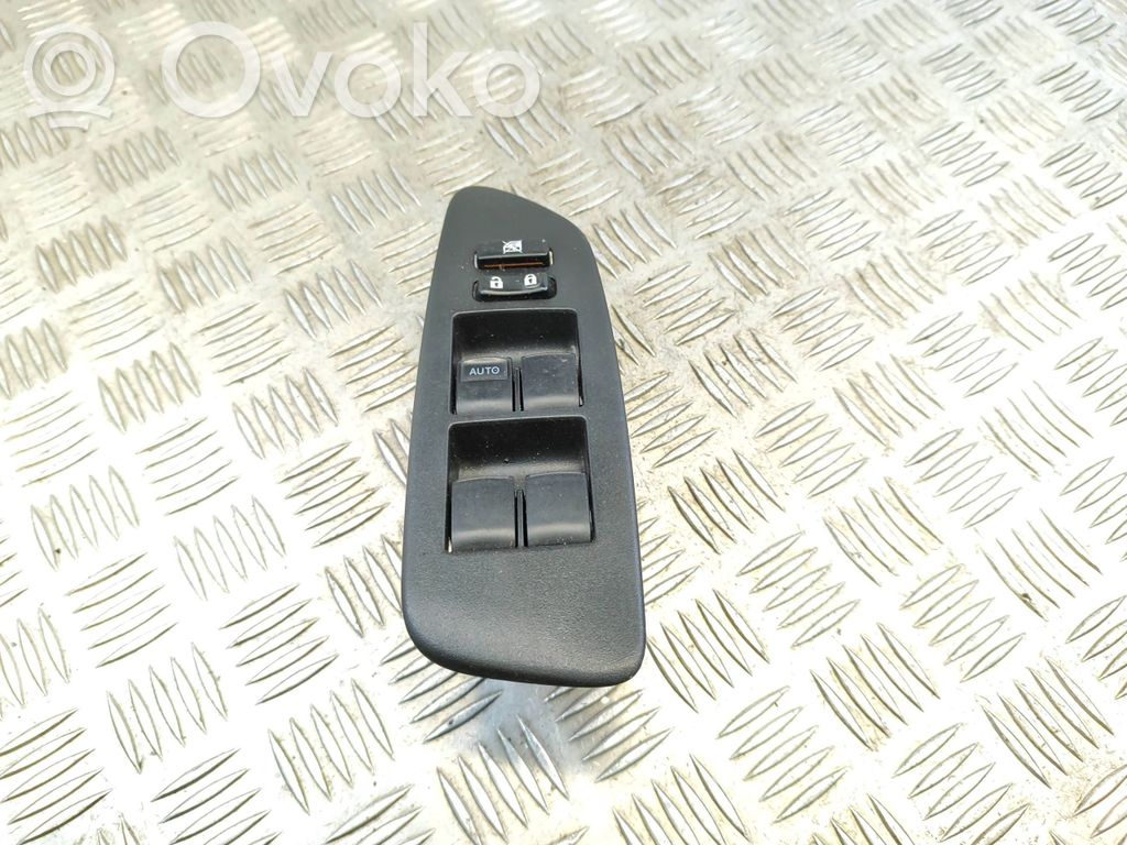 Toyota Auris 150 Interruptor del elevalunas eléctrico 