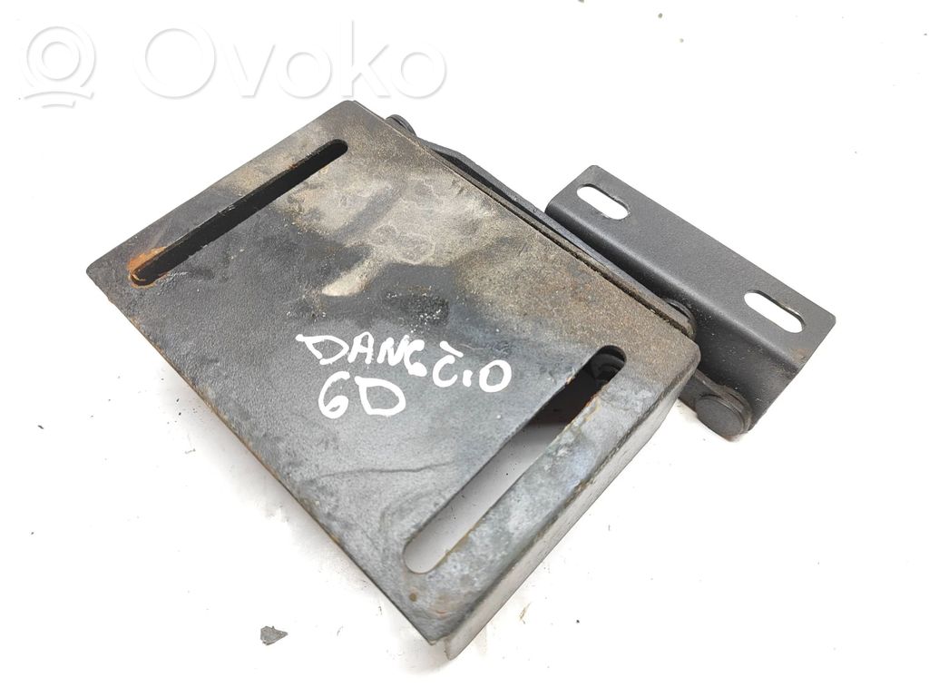 Tailgate/trunk/boot hinge