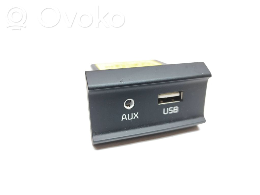 KIA Stonic USB socket connector 