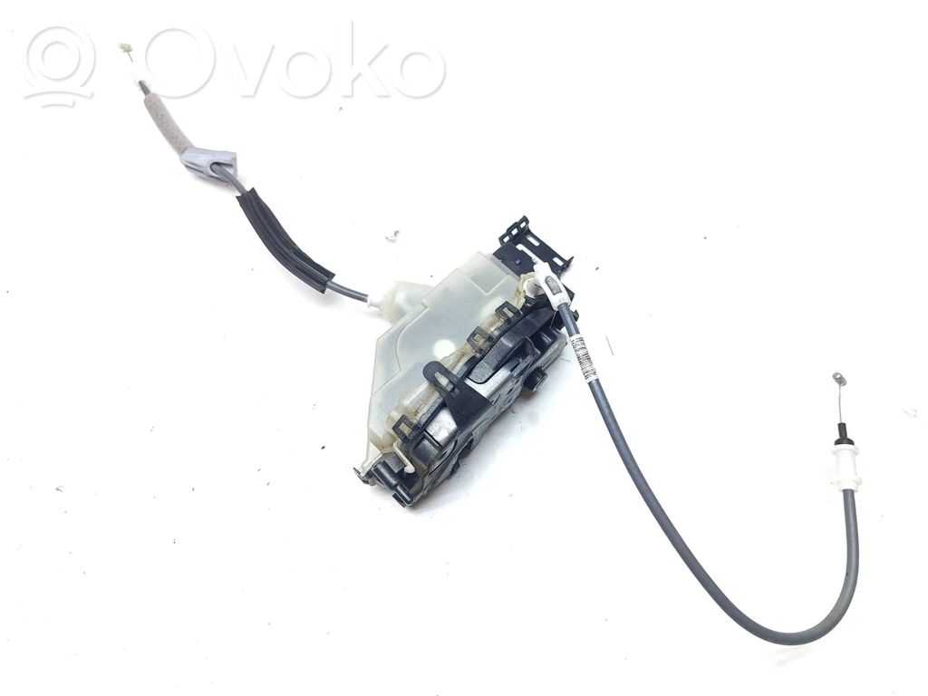 Peugeot 208 II Front door lock 