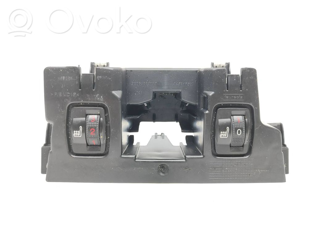 Peugeot 308 Seat heating switch 