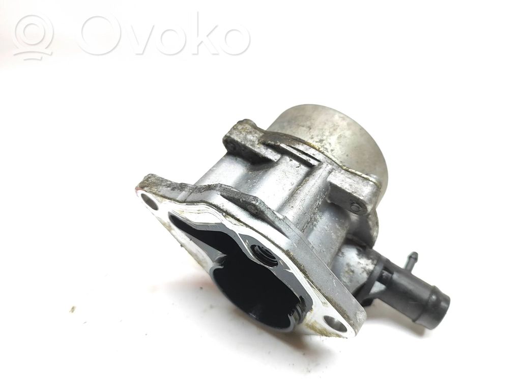 Dacia Duster Vacuum pump 