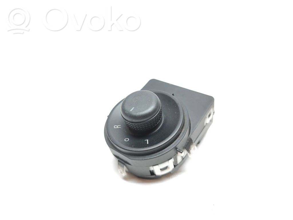 Chevrolet Cruze Wing mirror switch 