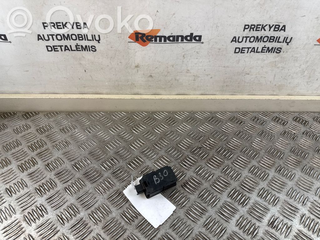 Volvo V70 Door central lock control unit/module 