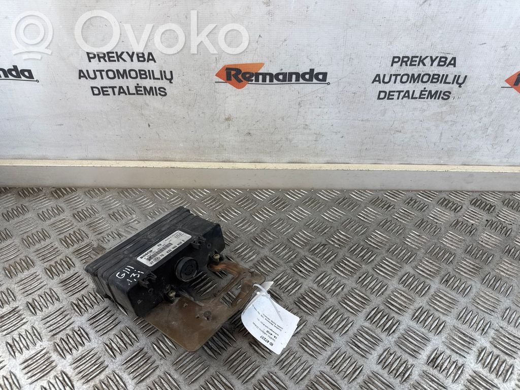 Volkswagen Golf III Engine control unit/module 