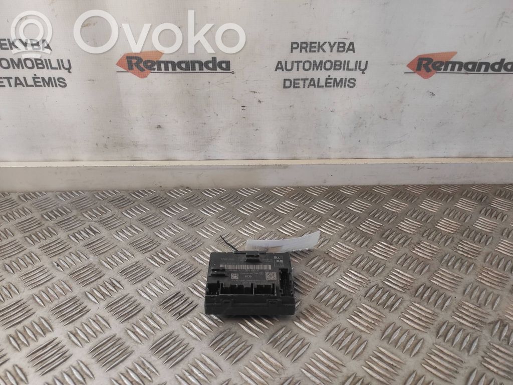 Volkswagen PASSAT B8 Door control unit/module 