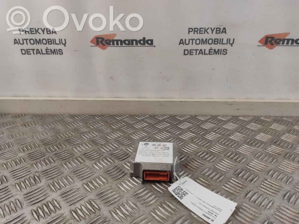 Volkswagen Golf III Airbag control unit/module 