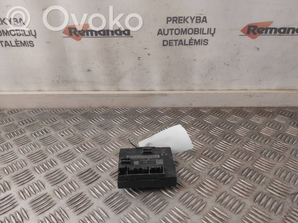 Volkswagen PASSAT B8 Door control unit/module 