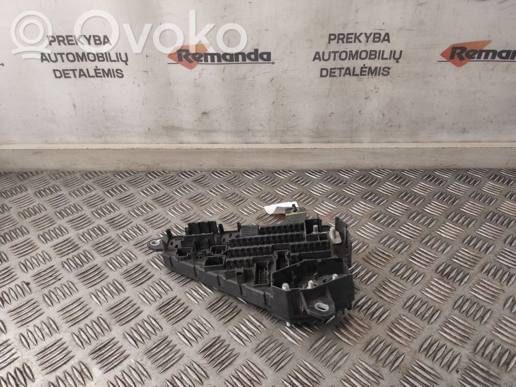 BMW 5 E60 E61 Fuse module 