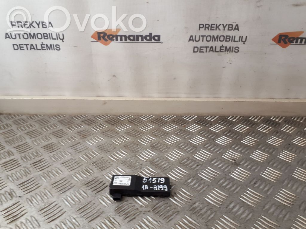 Opel Astra J Antenna control unit 