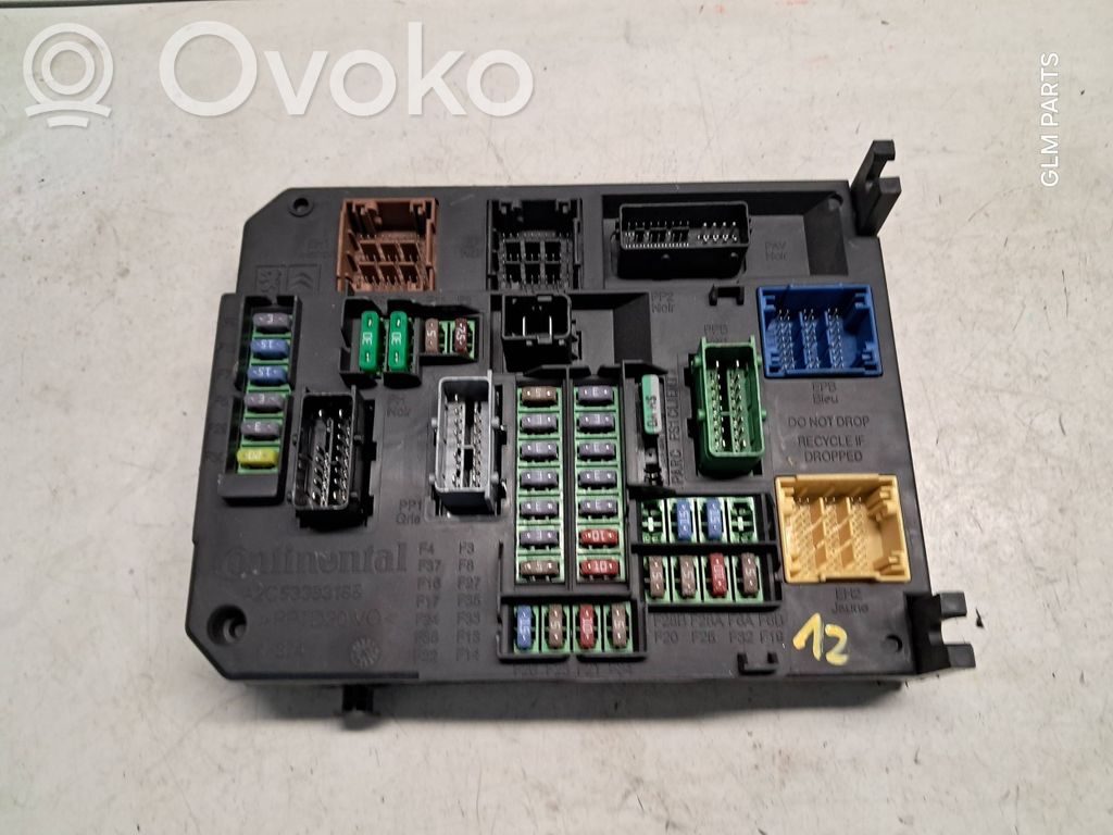 Peugeot 308 Fuse module 