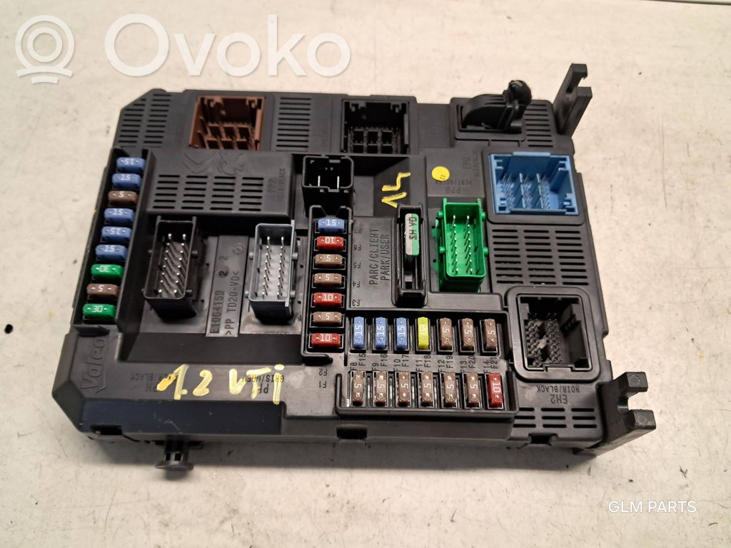 Peugeot 2008 I Fuse module 