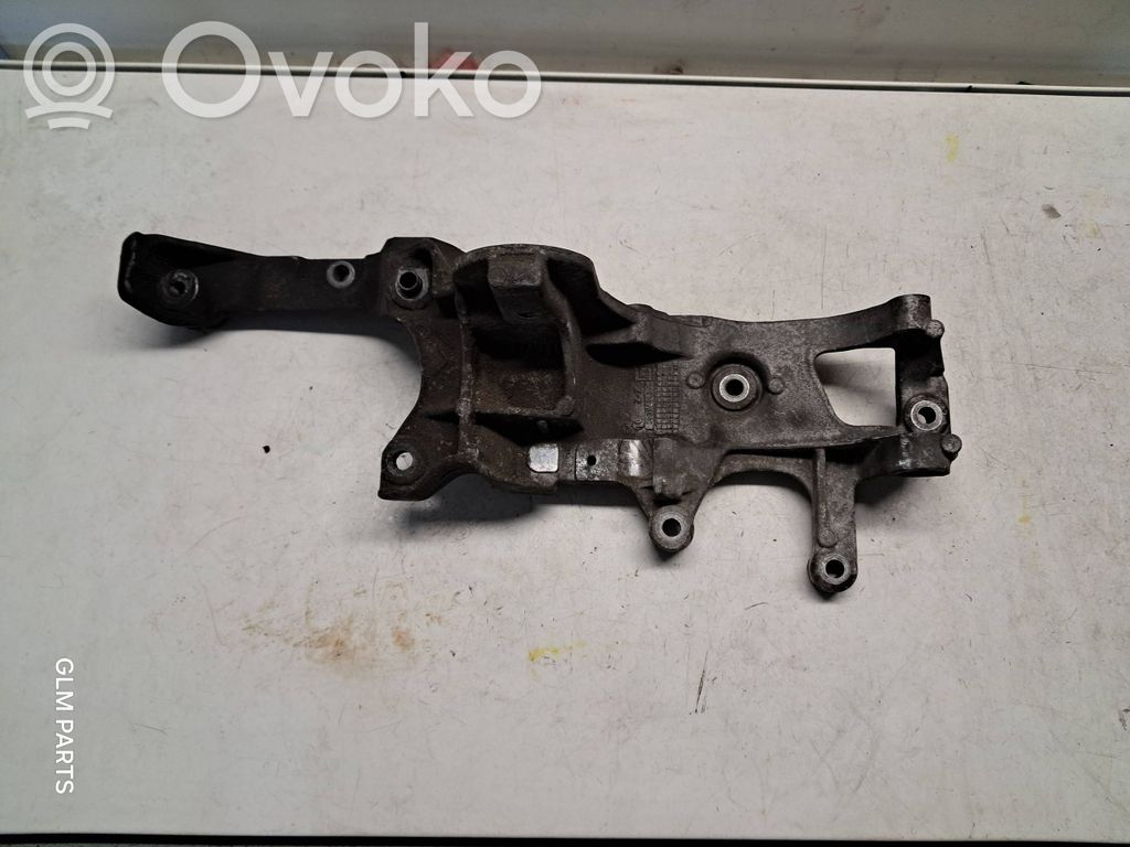Peugeot 5008 Generator/alternator bracket 