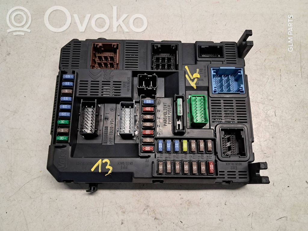 Peugeot 2008 I Fuse module 