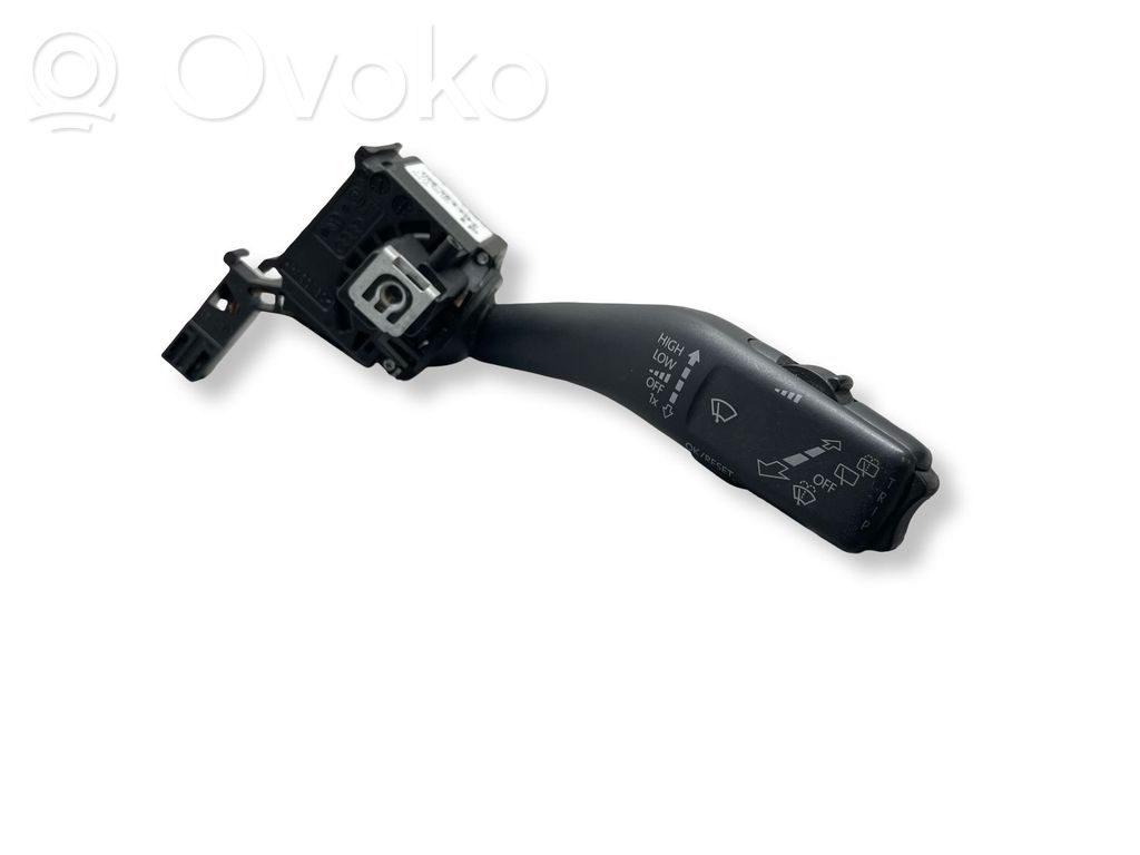 Volkswagen Golf VI Wiper control stalk 