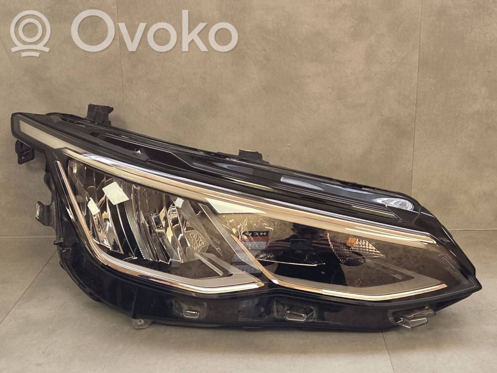 Volkswagen Golf VIII Lampa przednia 