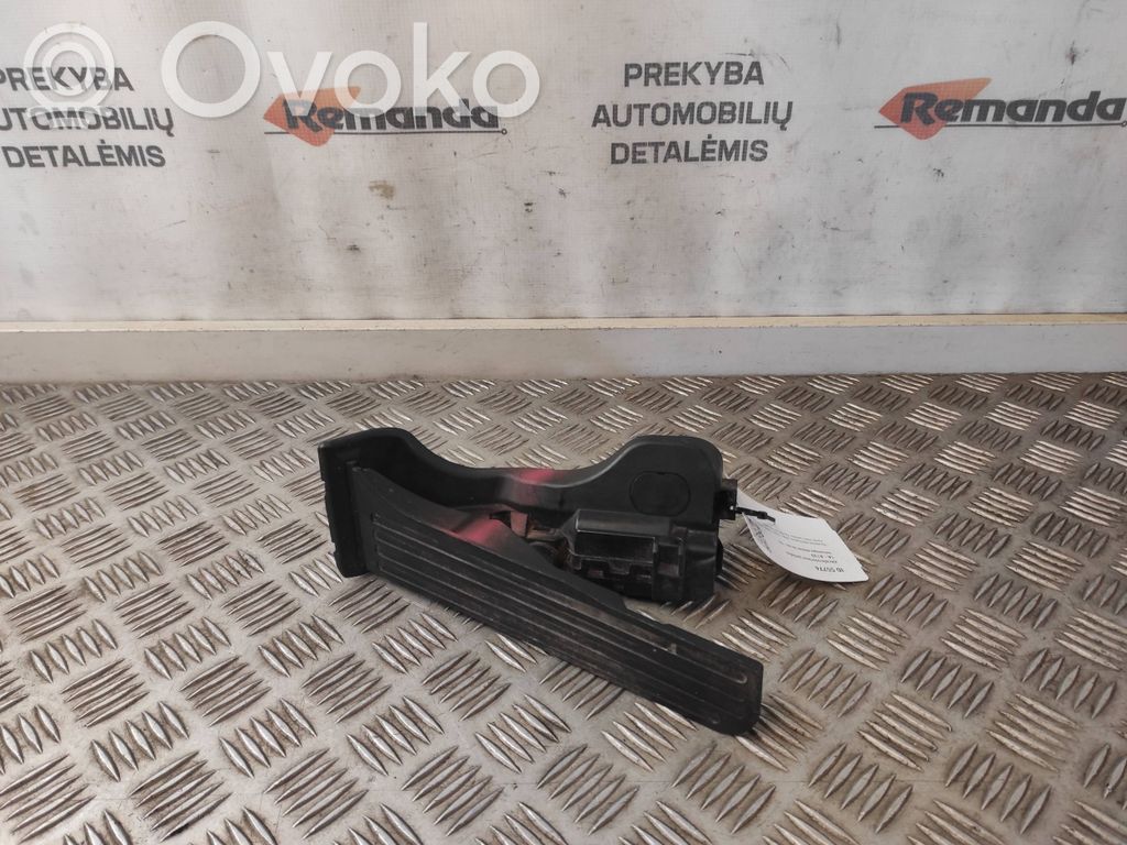 Volkswagen PASSAT B6 Accelerator throttle pedal 