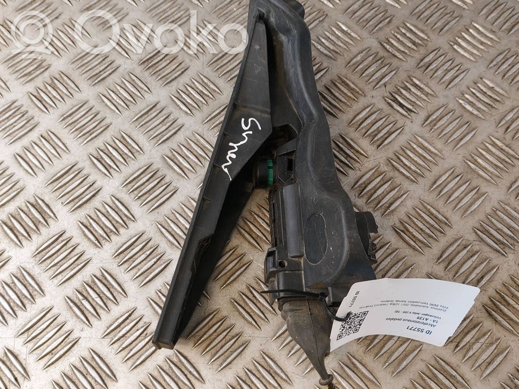 Volkswagen Jetta V Accelerator throttle pedal 