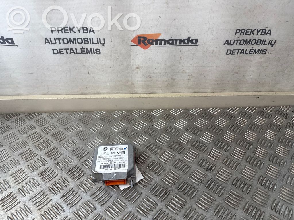 Volkswagen Golf III Airbag control unit/module 