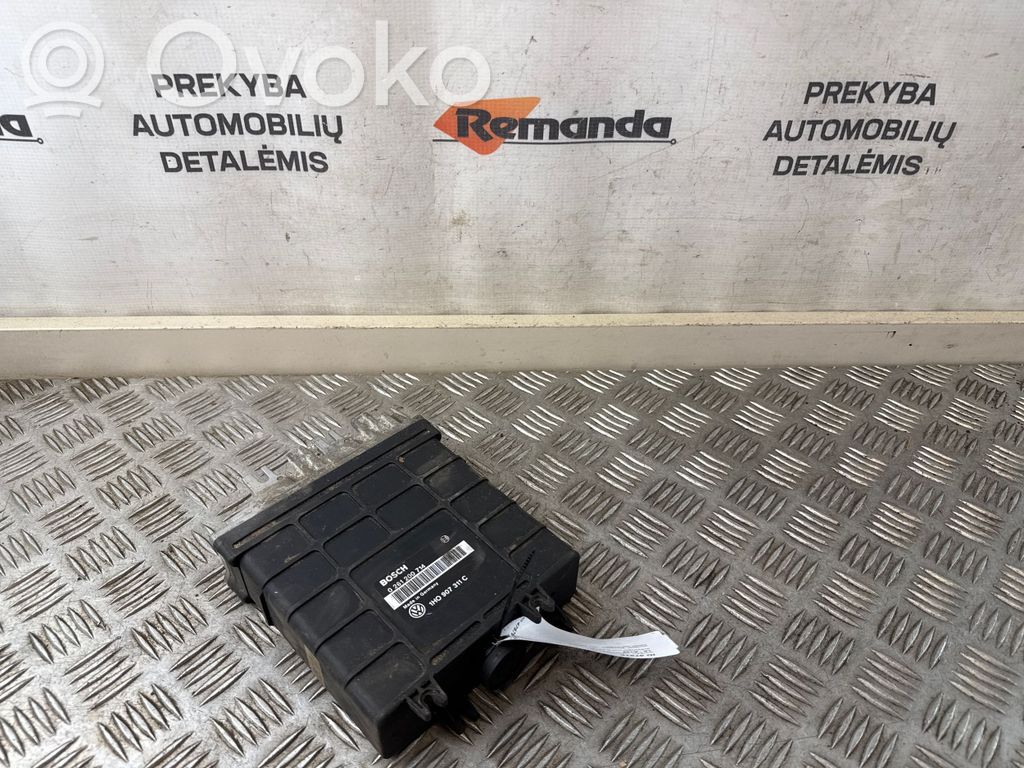 Volkswagen Golf III Engine control unit/module 