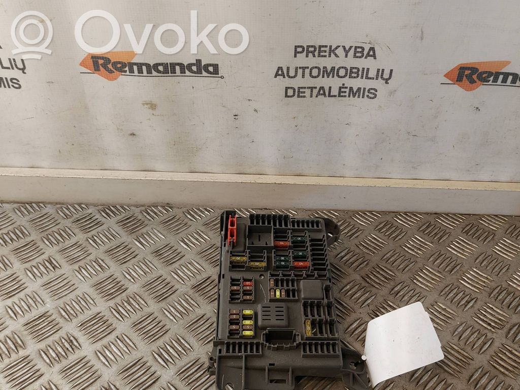 BMW X5 E70 Fuse module 