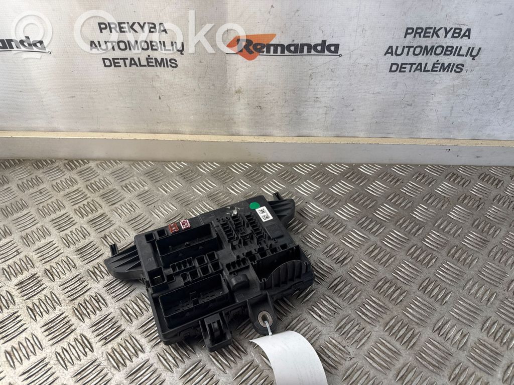 Opel Insignia A Fuse module 