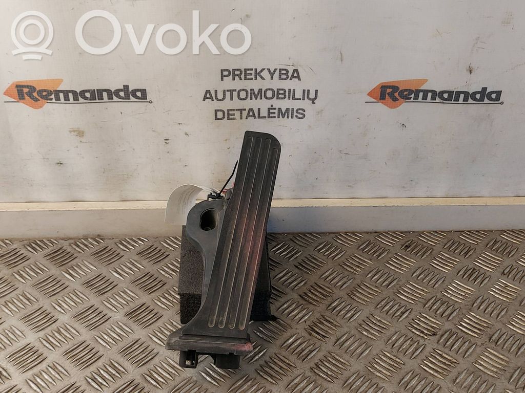 Volkswagen PASSAT B6 Accelerator throttle pedal 