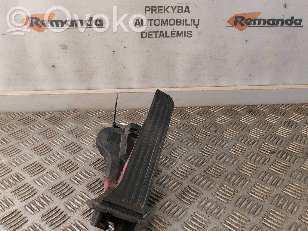 Volkswagen Jetta V Accelerator throttle pedal 