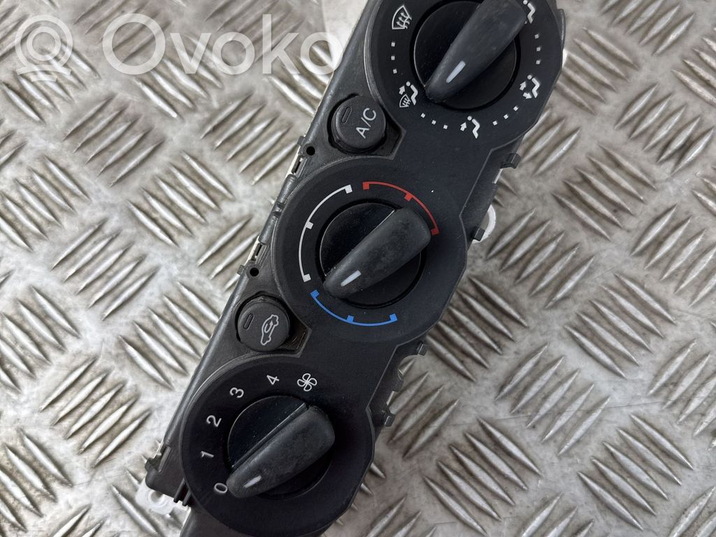 Ford Mondeo MK IV Climate control unit 