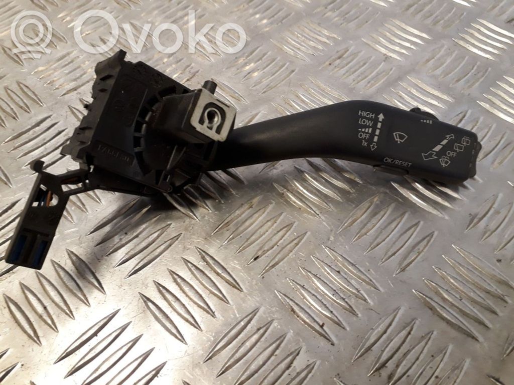 Skoda Octavia Mk2 (1Z) Wiper control stalk 