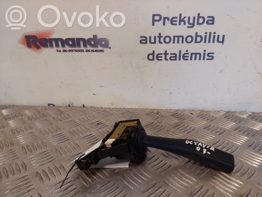 Skoda Octavia Mk2 (1Z) Indicator stalk 