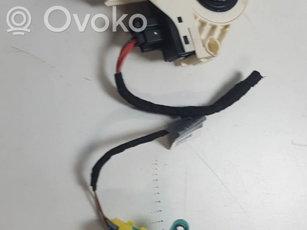 Audi A4 S4 B8 8K Front door window regulator motor 