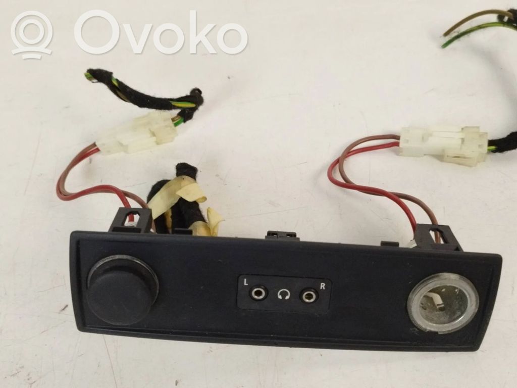 BMW X5 E70 Задний прикуриватель 