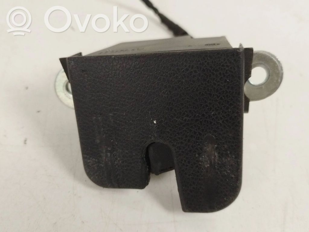 Zamek klapy tylnej / bagażnika   5K0827505A