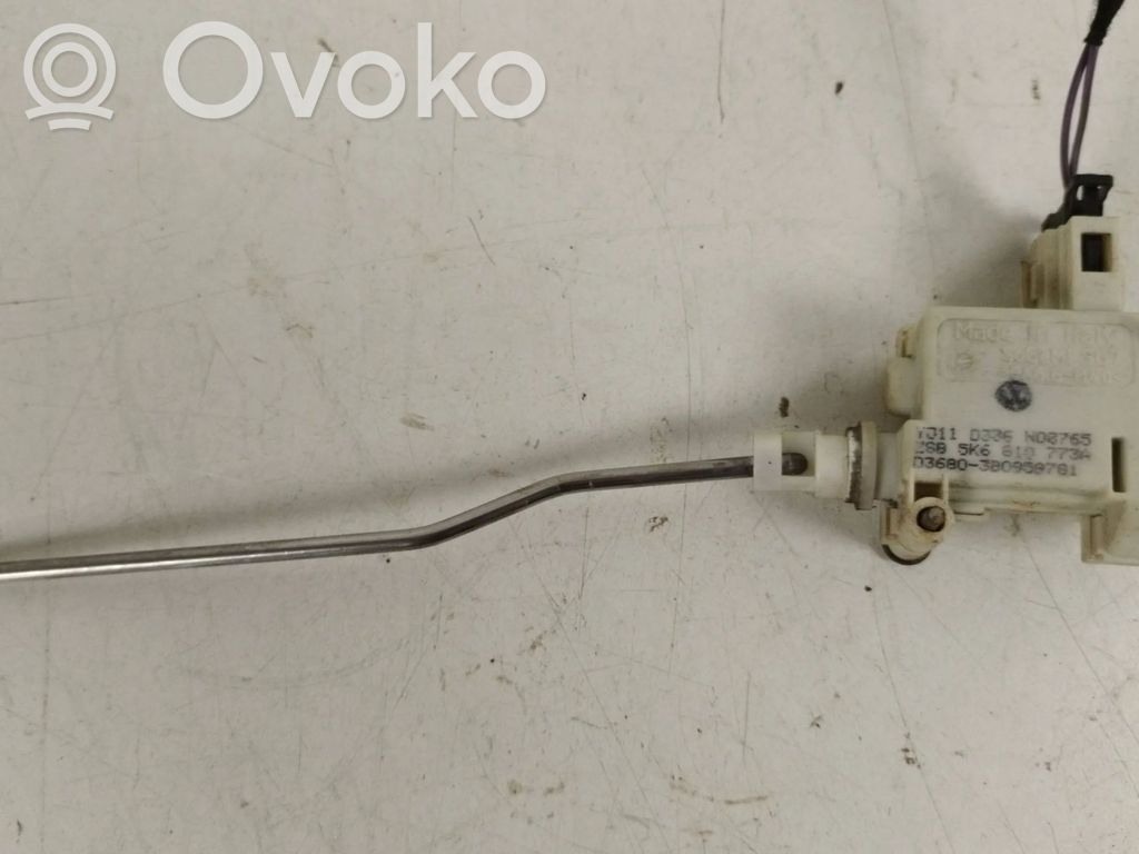 Volkswagen Golf VI Siłownik klapki wlewu paliwa 