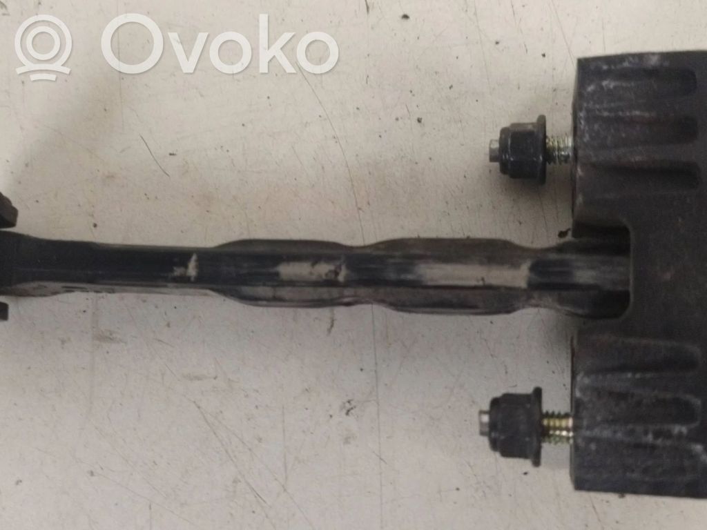 Volvo S60 Etuoven pidätin 