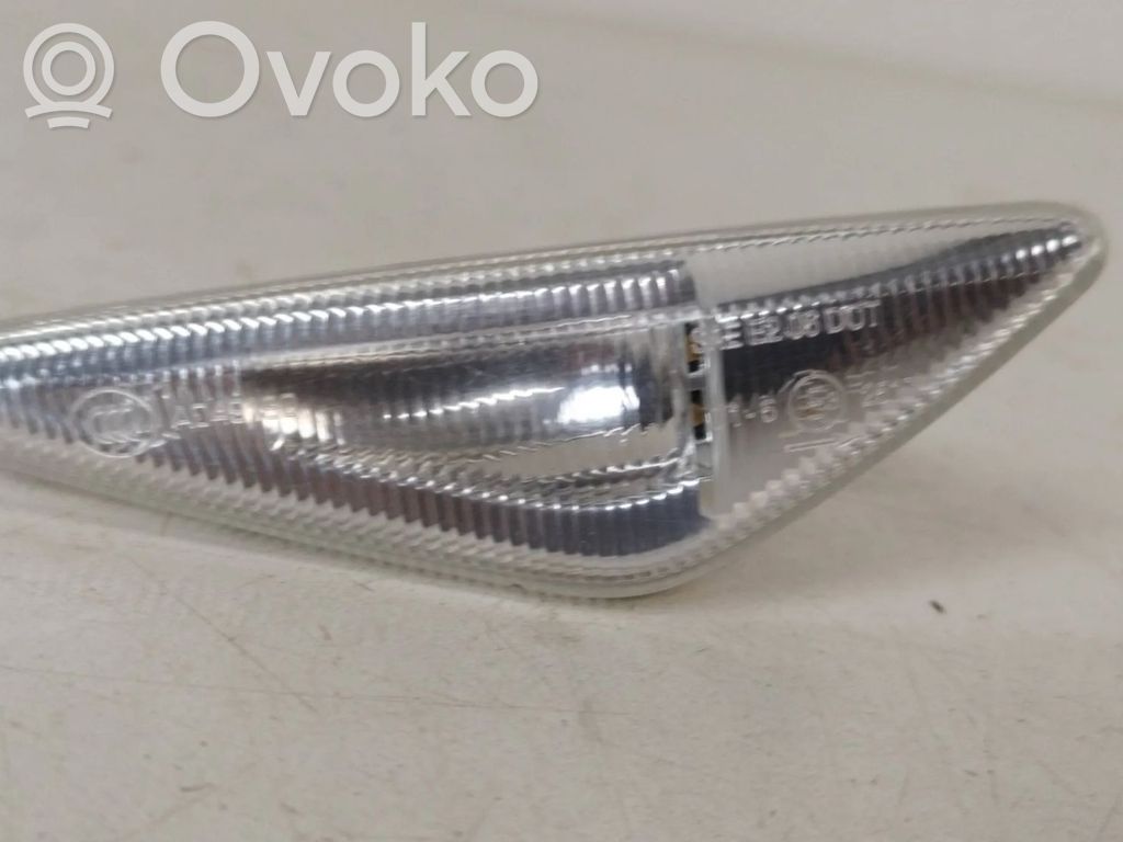 BMW X5 E70 Front fender indicator light 