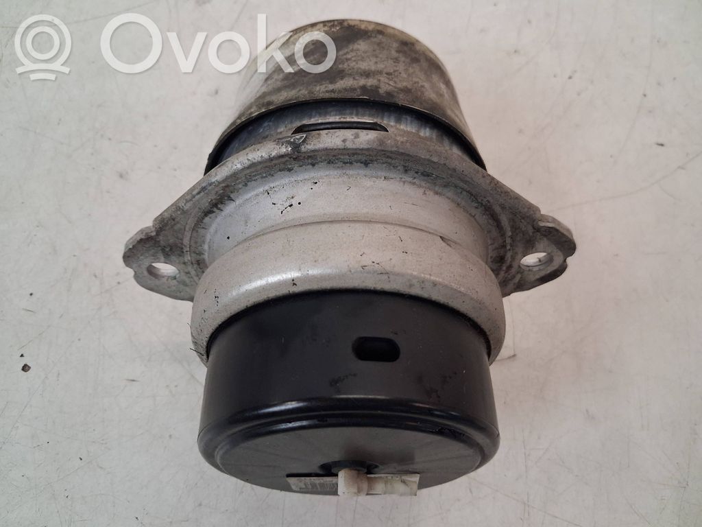 Audi Q7 4L Engine mount bracket 