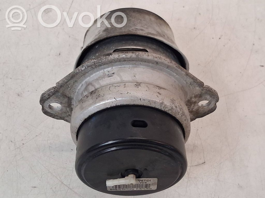 Audi Q7 4L Engine mount bracket 