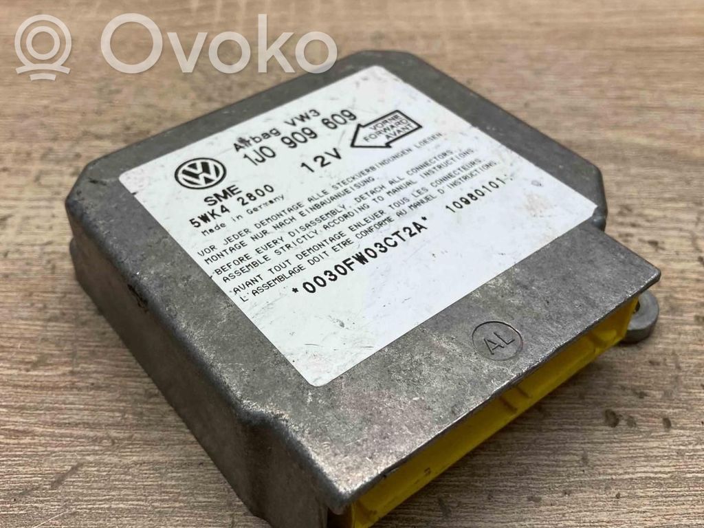 Volkswagen Golf IV Sterownik / Moduł Airbag 